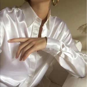 🤍SOLD🤍 Vintage pearl satin like blouse